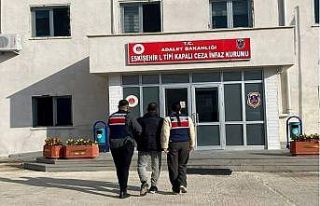 Çocuğun cinsel istismarı suçundan aranan yabancı...