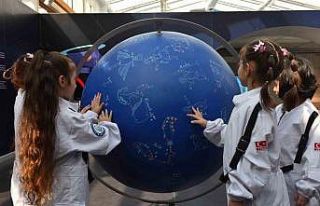 Çocuk Üniversitesi ile Yıldırımlı minikler uzayı...