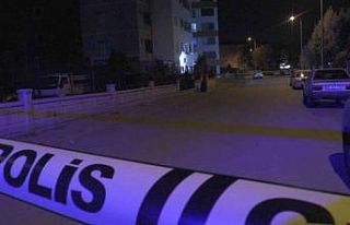 Çöp olarak bırakılan valiz hareketli anlara neden...