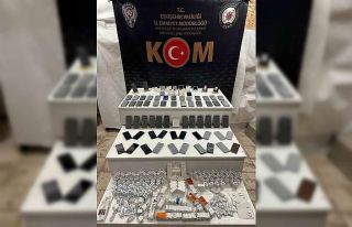 Değeri 2 milyon TL olan 80 adet kaçak telefon ele...