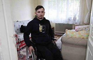 Deprem sonrası felç kalan Mehmet, hayallerini gerçekleştirmek...