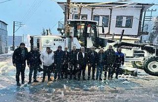 Dilovası’nda karla mücadele sürüyor