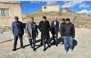 Diyadin köy yolları çamurdan kurtuluyor