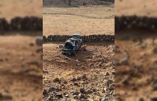 Diyarbakır’da hurdaya dönen otomobilde 2 kişi...