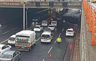 Diyarbakır’da sağanak etkili oldu, sürücüler...