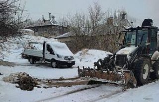 Doğanşehir’de karla mücadele çalışmaları...