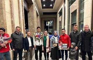 Dünya 3.’sü boksör Alperen Yılmaz, Rize’de...