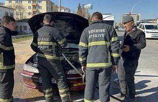 Edirne’de alev alan otomobilini gözyaşlarıyla...