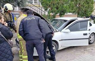 Edremit’te otomobilin altındaki dumanı gören...