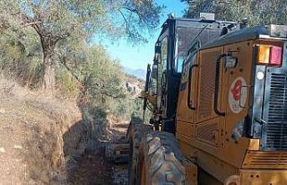 Efeler Belediyesi kırsal mahallelerde yol çalışmalarını...