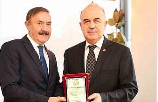 ‘Efsane Özel kalem Müdürü’ emekli oldu