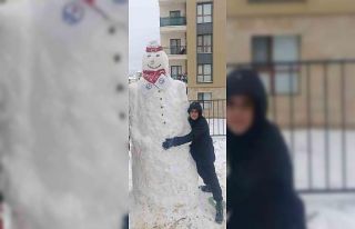 Elazığ’da  kardan adamlar yerlerini aldı