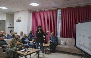 Emekliler, ’ileri yaşta beslenme’ konusunda bilgilendirildi