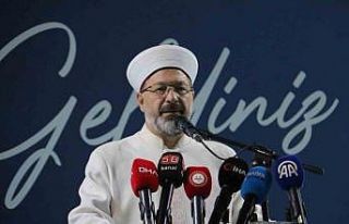Erbaş, dünya müslümanlarına ve vicdanlı tüm...