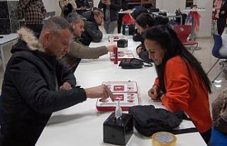 Erken yaşta kaybettikleri öğretmen arkadaşlarını,...