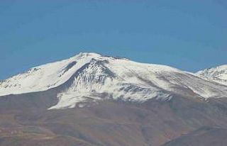 Erzincan ve Erzurum’un yüksek kesimlerinde kar...