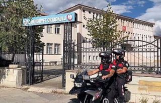 Erzincan’da polis ve jandarma ekiplerince denetimler...