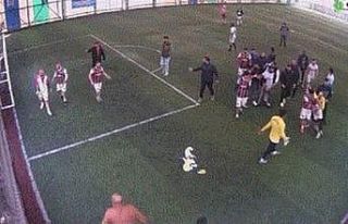 Esenyurt’ta halı saha turnuvasında maç sonu ortalık...