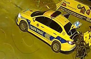 Evini bulamayan yaşlı adamı polis evine götürdü