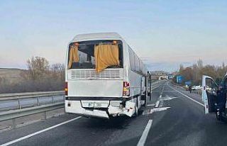 Fabrika servis otobüsü kaza yaptı, 10 işçi yaralandı