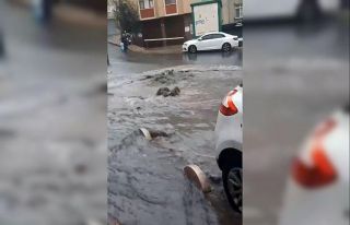 Fatih’te sağanak yağış başladı, Bayrampaşa’da...