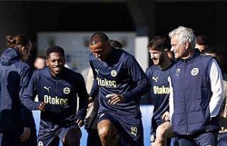 Fenerbahçe’nin AZ Alkmaar maçı kamp kadrosu açıklandı