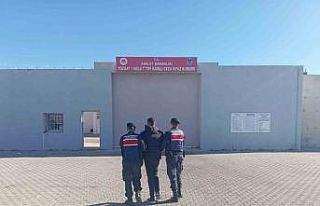 Firari mahkum, sahte kimlik ile kiraladığı evde...