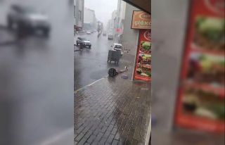 Fırtına ve yağmur, çöp konteynerini alıp götürdü:...