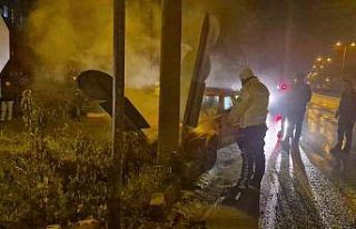 Gazetecilerin dikkati faciayı önledi: Kaza yapan...