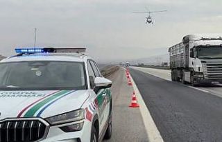 Gaziantep jandarmasından otoyolda cayrokopter destekli...