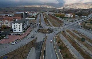 Geçit Yerleşkesi Dönel Kavşağı yapımı çalışmalarında...