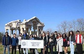 Geleceğin gazetecileri Afrodisias Antik Kenti’ni...