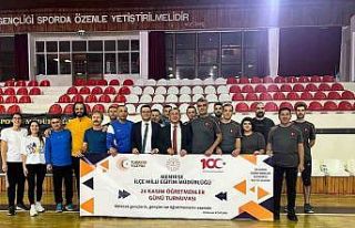 Geleneksel 24 Kasım Öğretmenler Günü voleybol...
