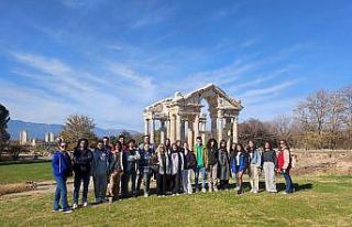 Gençler, tarih dolu bir gün geçirdi