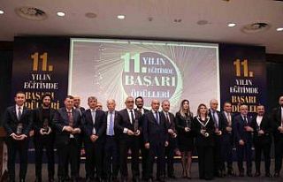 Gıyasettin Bingöl’e Yaşam Boyu Eğitim Ödülü