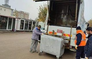 Gölbaşı’nda çöp konteynerleri temizleniyor