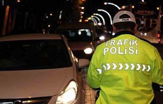 Gönen’de trafik denetimlerinde 351 bin Türk Lirası...