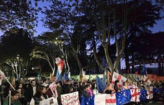 Gürcistan’da muhalefet partilerinden protesto yürüyüşü:...
