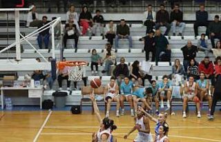 Haftanın maçında kazanan Turgutlu Belediyespor...