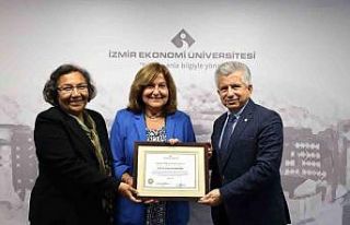 İEÜ’lü profesöre ‘uluslararası’ gurur