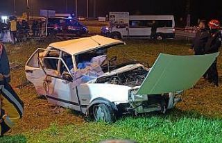 İki otomobil kafa kafaya çarpıştı: Karı koca...