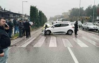 İki otomobilin çarpıştığı kazada 1 kişi yaralandı