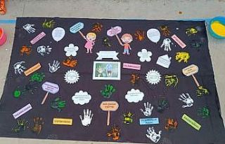 İlkokul öğrencilerinden Çocuk Hakları Panosu