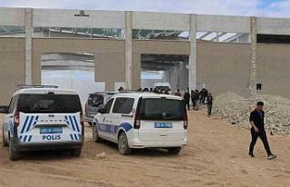 İnşaatın çatısından düşen işçi hayatını...