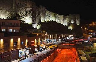Işıklandırılan Bitlis’te gece güzelliği
