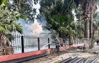 İskenderun’da otluk alan alevlere teslim oldu