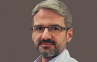 İstanbul’da işe giden profesörü darp edip aracını...