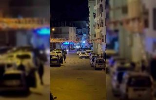 İzmir’de polislere silahlı saldırı: 3 polis...