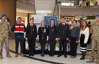 Jandarma ekipleri ’Kadına EL KAL-KA-MAZ!’ sloganını...