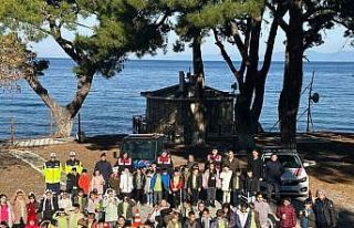 Jandarma minik öğrencilere doğa sevgisini anlattı